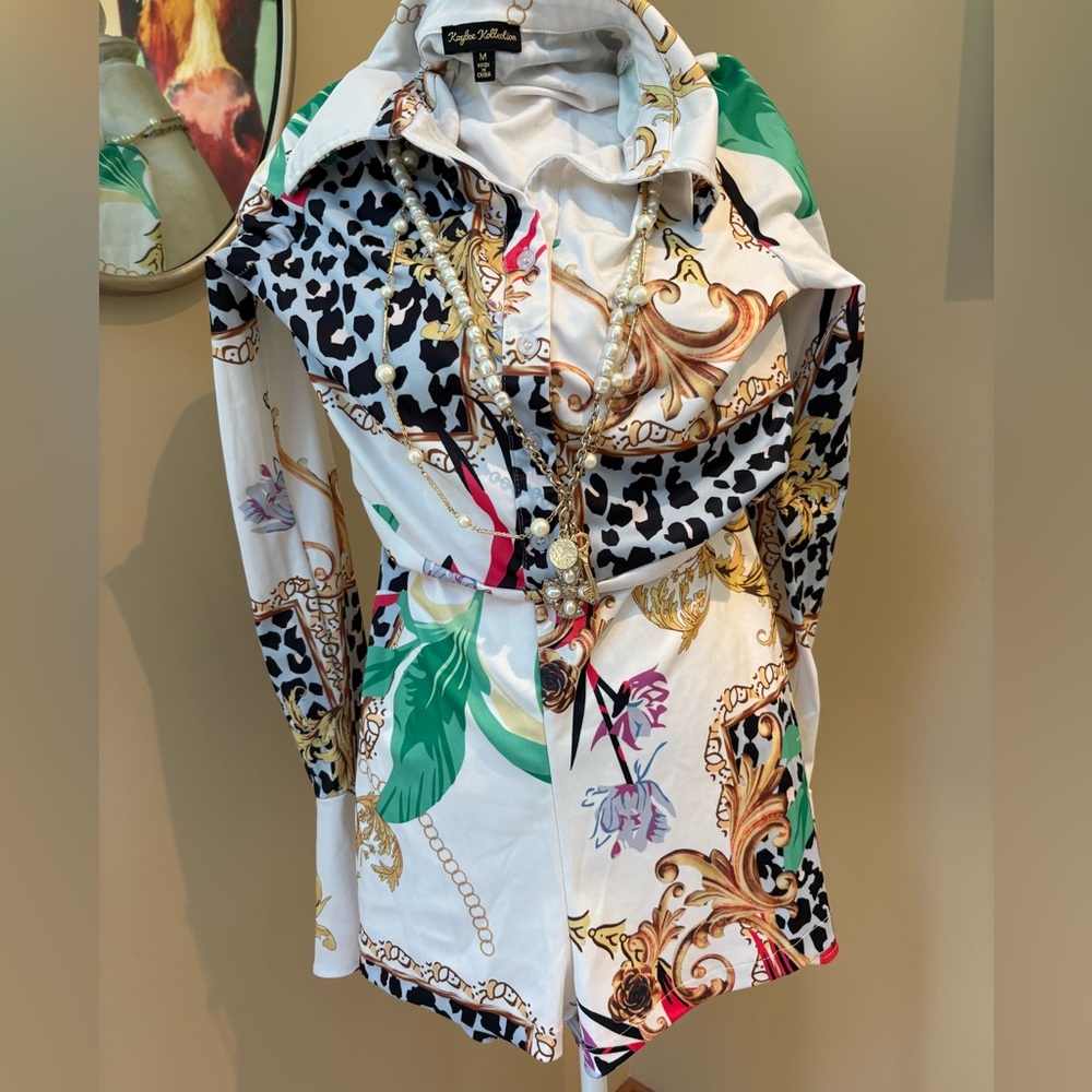 Kaylee Kollection Versace Vibes Leopard Fleur de Lis Long Sleeve Romper Medium